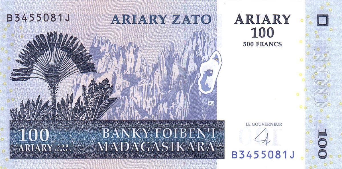 100 ариари  Мадагаскара 2004